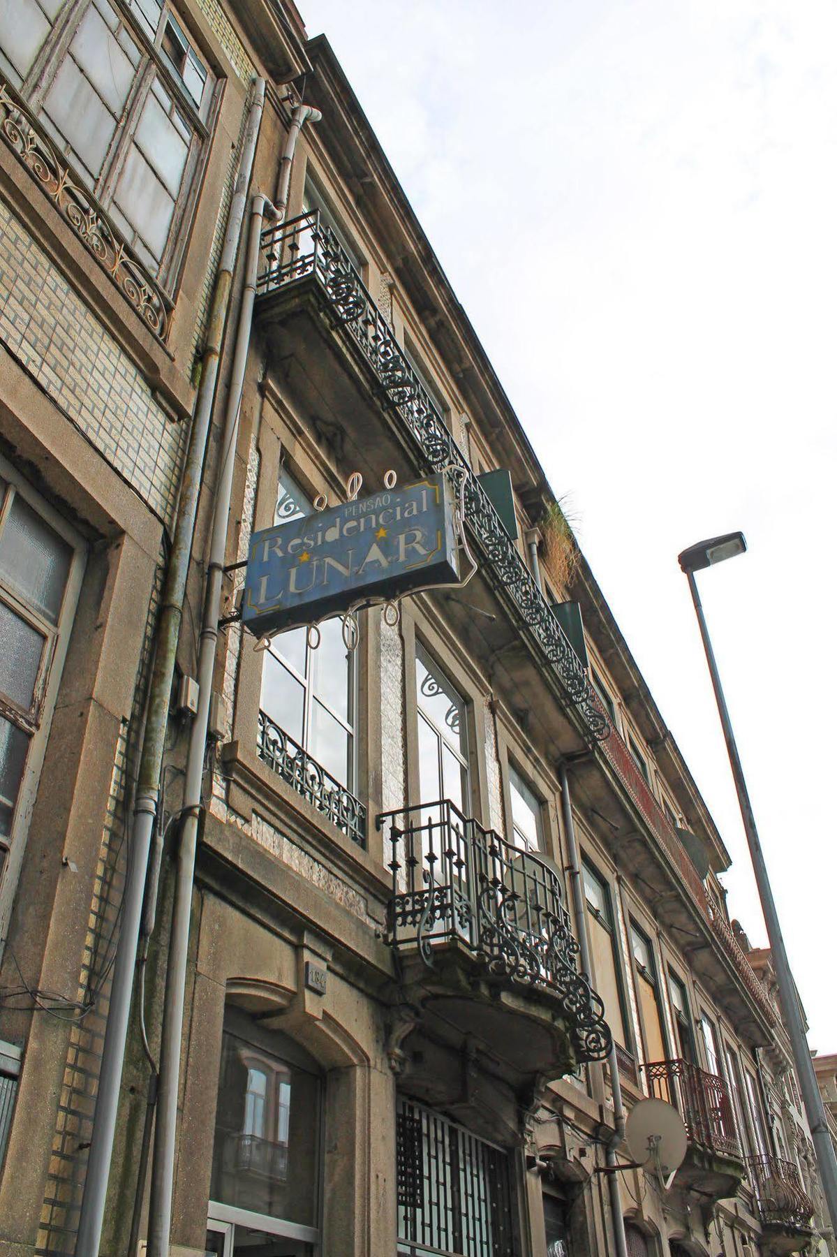 Lunar Guest House Porto Bagian luar foto