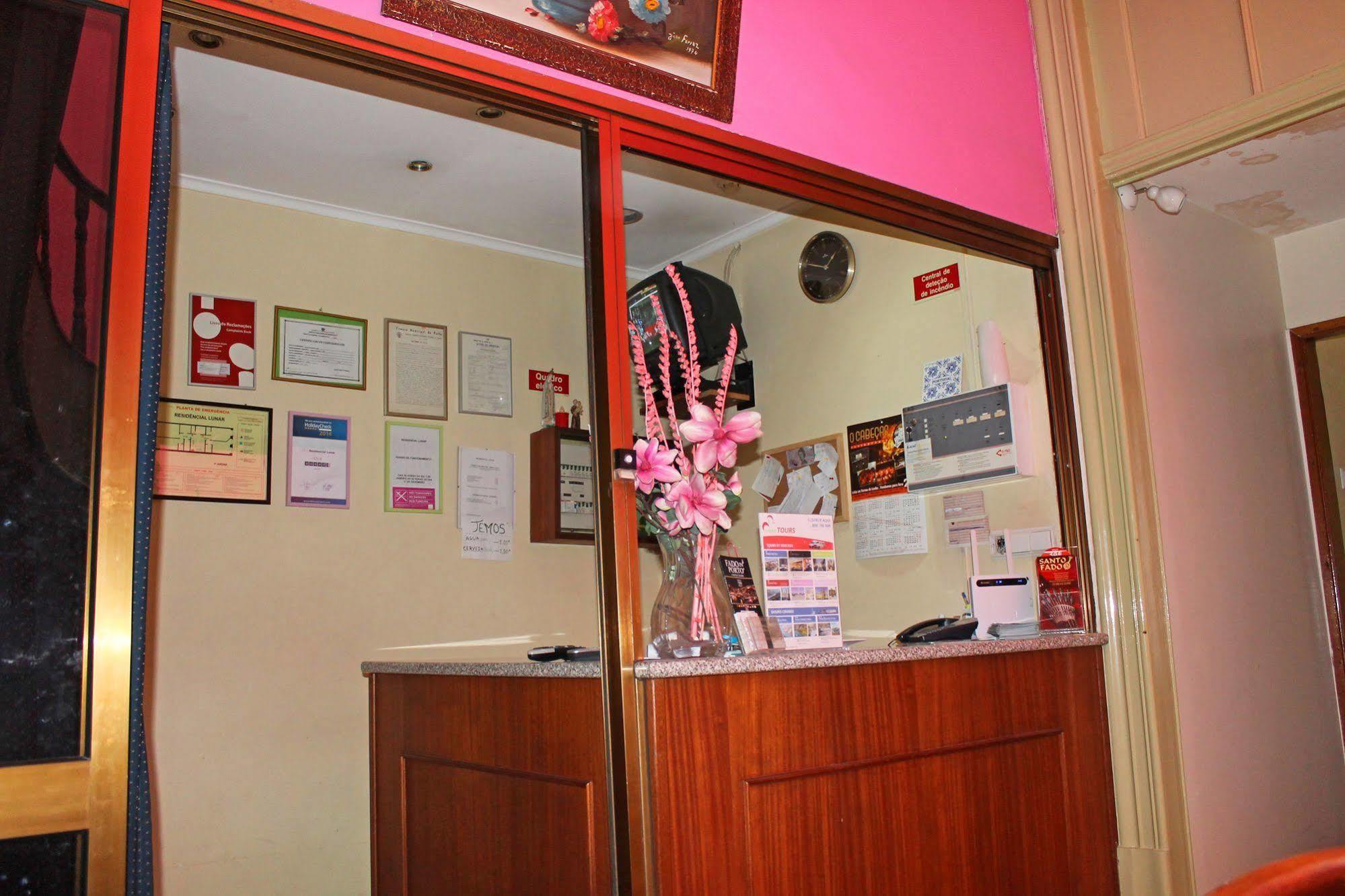 Lunar Guest House Porto Bagian luar foto