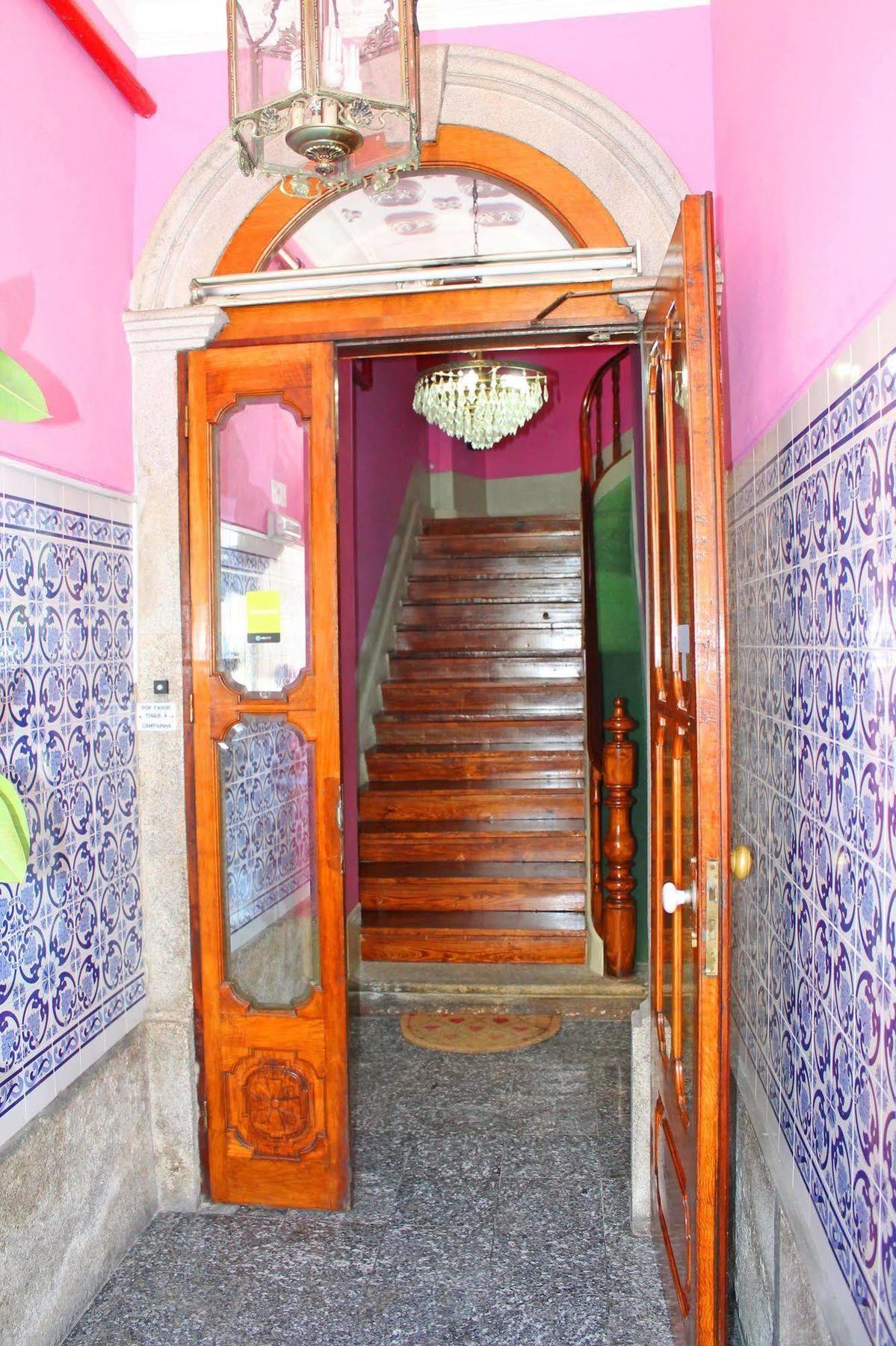 Lunar Guest House Porto Bagian luar foto