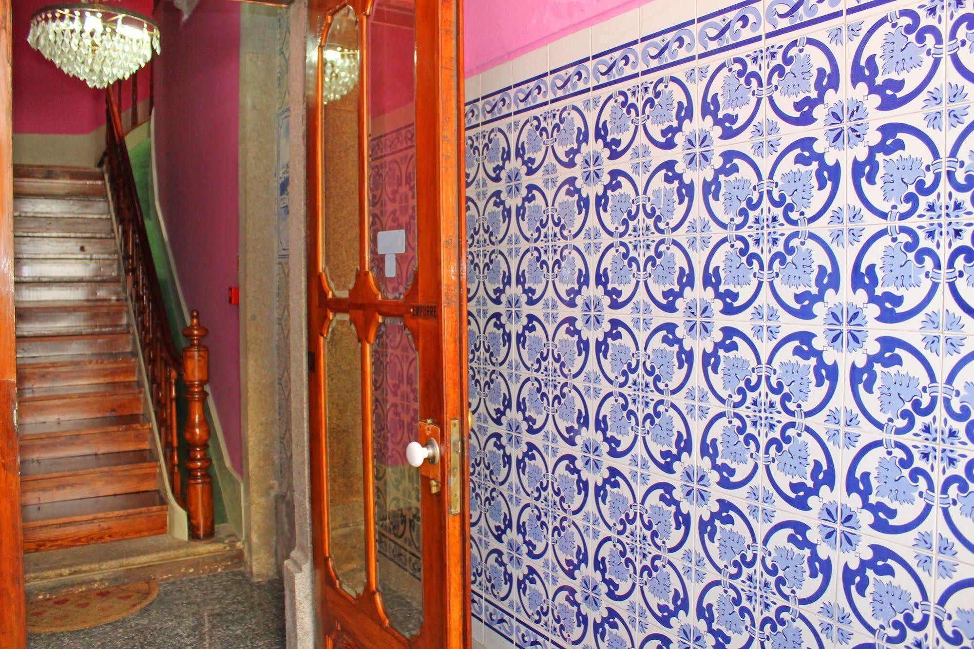 Lunar Guest House Porto Bagian luar foto